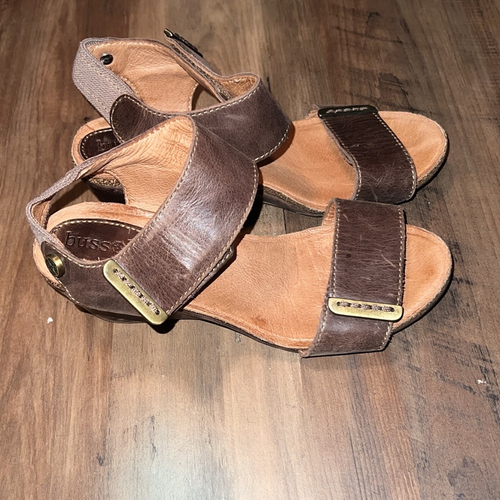Bussola leather wedged sandals size 37 (6.5)